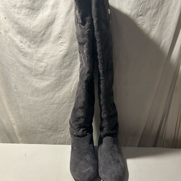 Chinese Laundry flat gray suede boots snap sides size 5.5 NWT - Picture 2 of 5